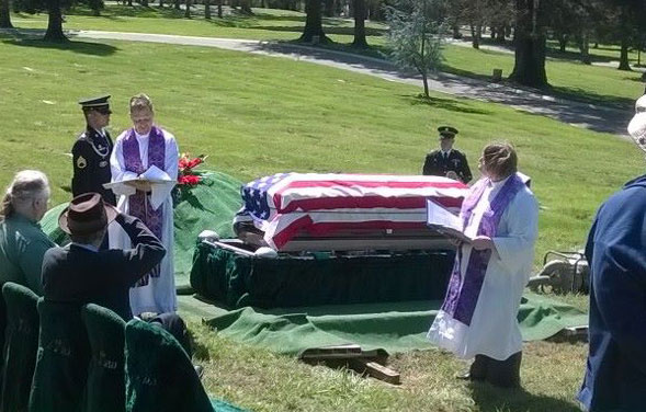 http://www.bastique.com/ii/images/Charles-Pagter-graveside-se.jpg